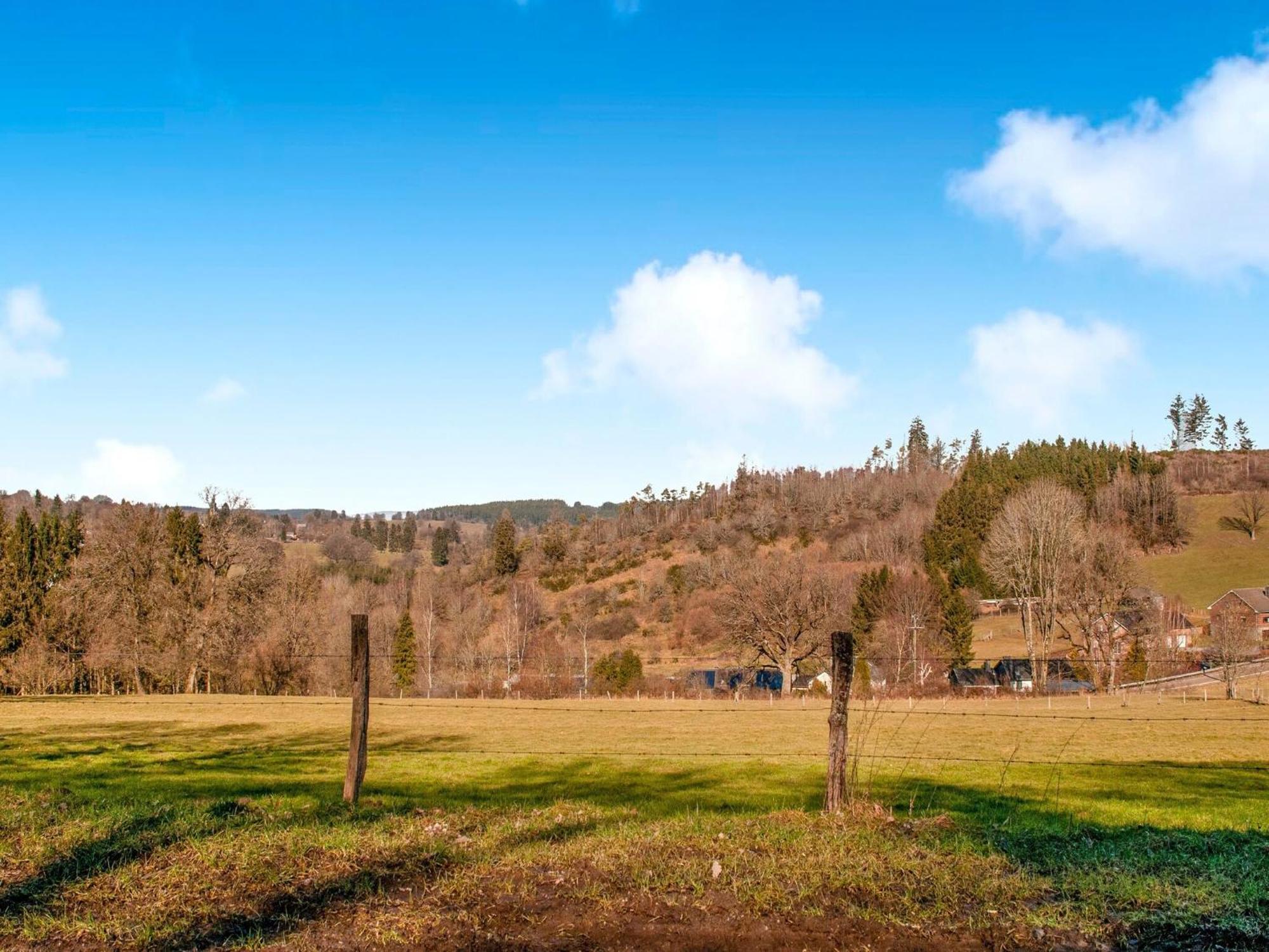 Sophisticated Holiday Home In Lierneux Near Forest エクステリア 写真